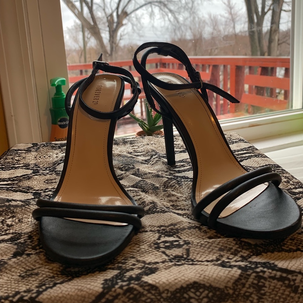 Forever 21 black heels